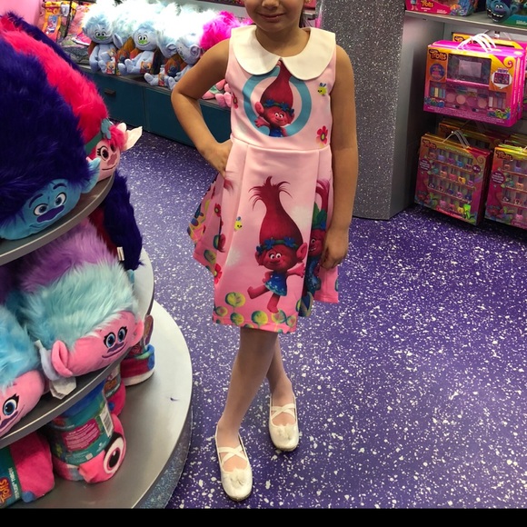 Trolls dress - Picture 4 of 5